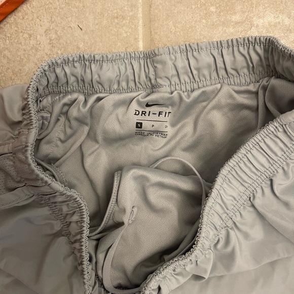 Brand new Nike shorts - Picture 2 of 5